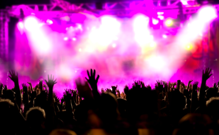 バーチャルライブとは？主な配信プラットフォーム10選について解説